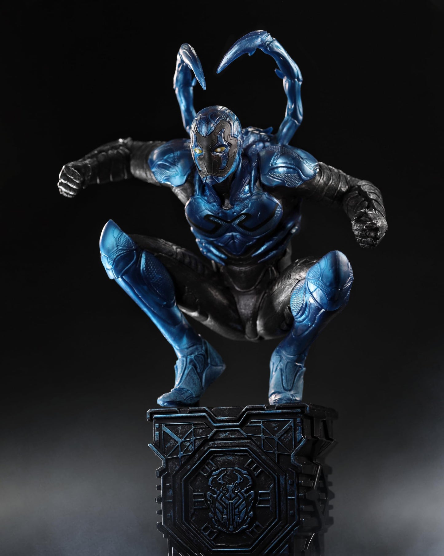 McFarlane Toys - DC Multiverse Blue Beetle (Blue Beetle Movie) 12in Statue