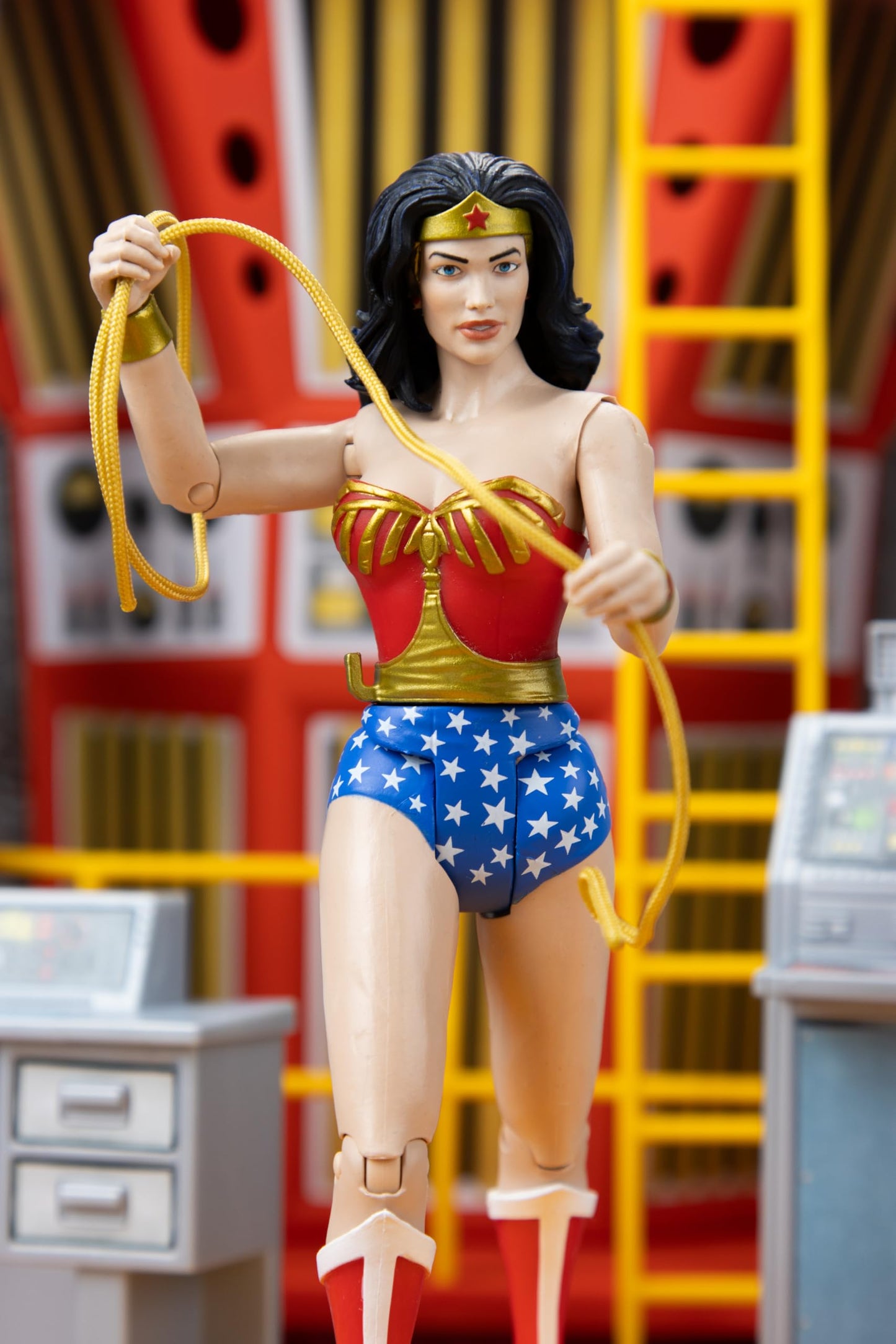 McFarlane Toys - DC Retro Wonder Woman (Batman 66' Comic) 6in Action Figure