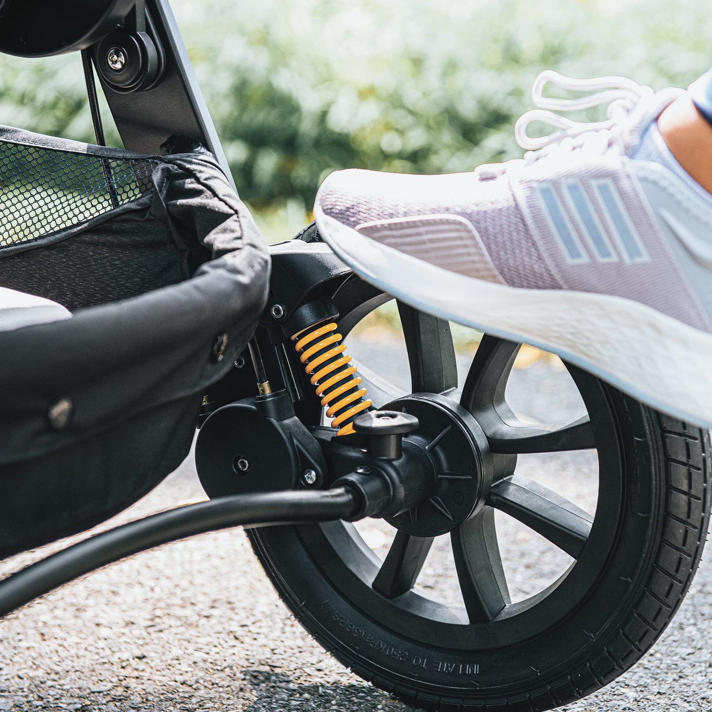 Chicco Activ3 Jogging Stroller Travel System, Includes Chicco KeyFit 30 Infant Car Seat with Base, Lightweight Aluminum Frame, Stroller and Car Seat…