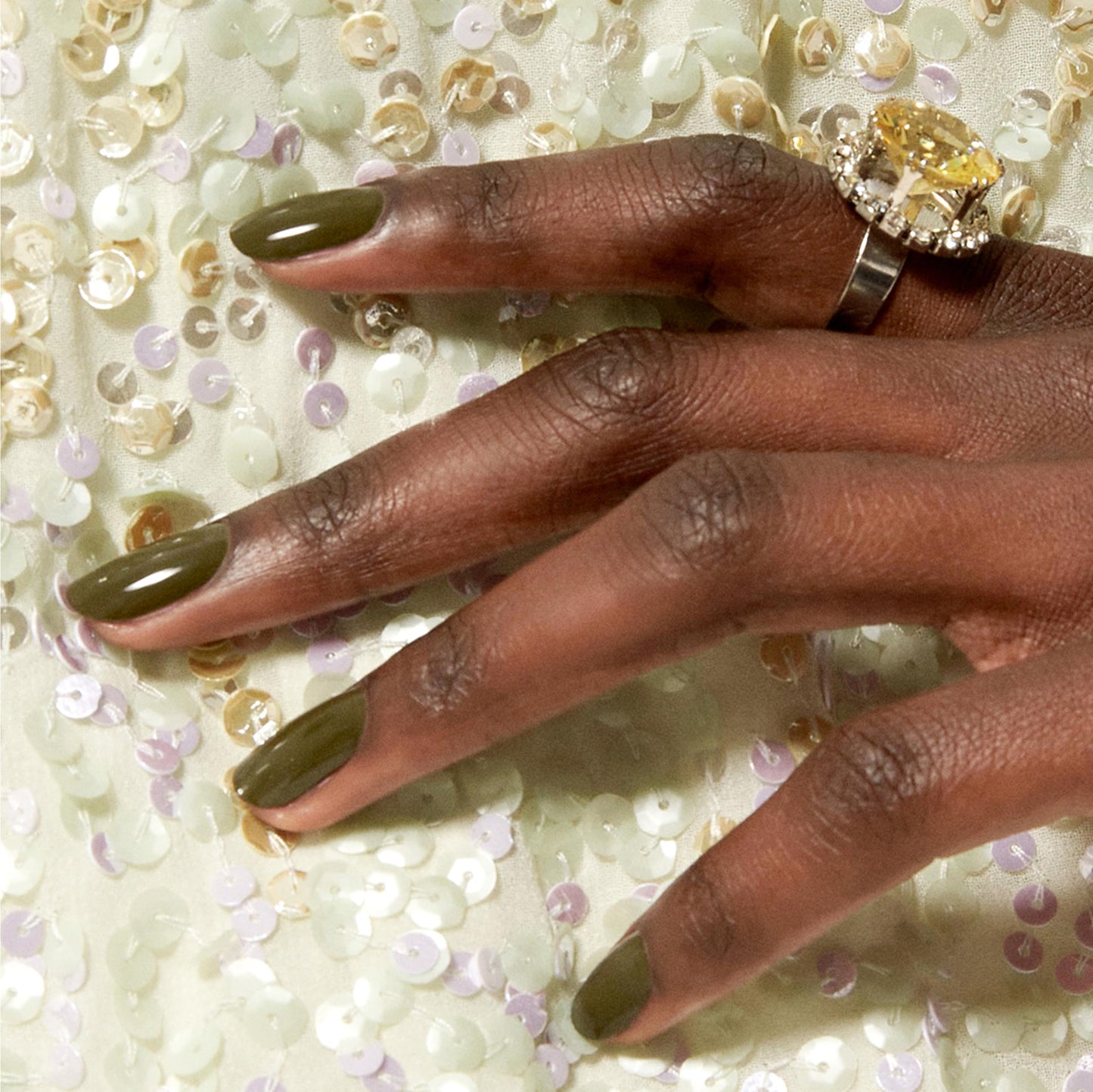 essie Salon-Quality Nail Polish, Vegan, Fall 2023, Olive Green, Meet Me at Midnight, 0.46 fl oz Beauty & Personal Care essie