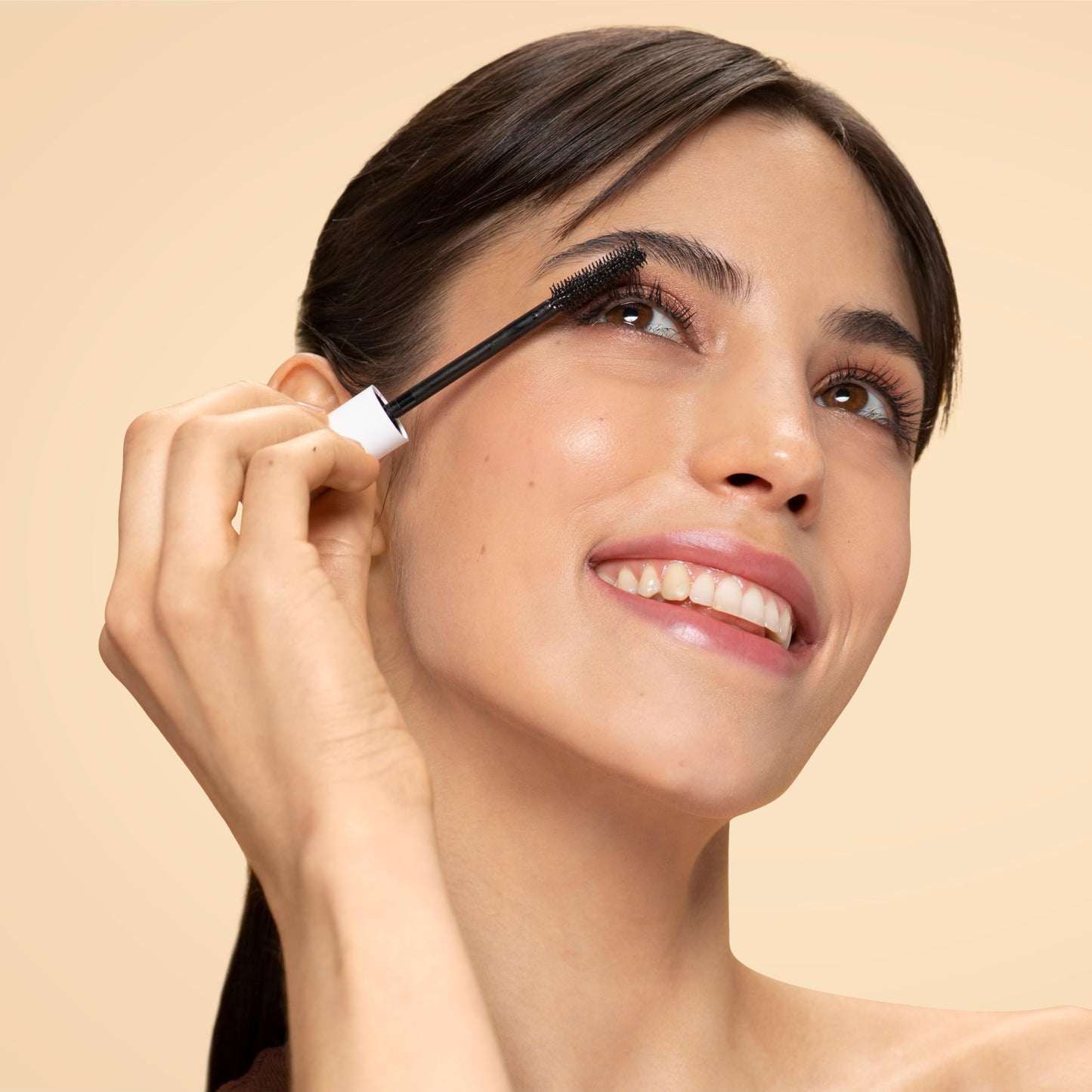 Neutrogena Healthy Definition Mascara, Eyelash Mascara Defines, Lifts, Curls, Lengthens & Volumizes Lashes, Dual-Sided Comb + Brush for Natural