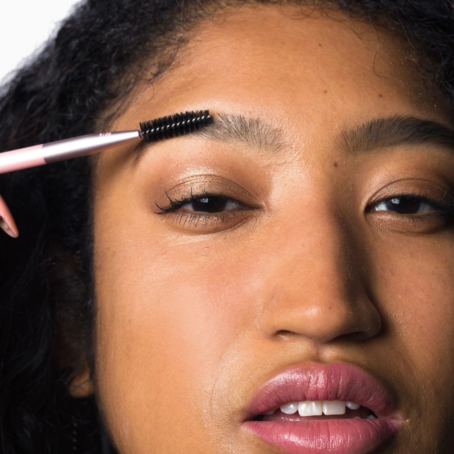 Real Techniques Dual-Ended Brow Brush, For Shaping & Filling Eyebrows, Travel-Friendly Spoolie & Liner Brush, Blend Natural, Full, or Laminated Brows
