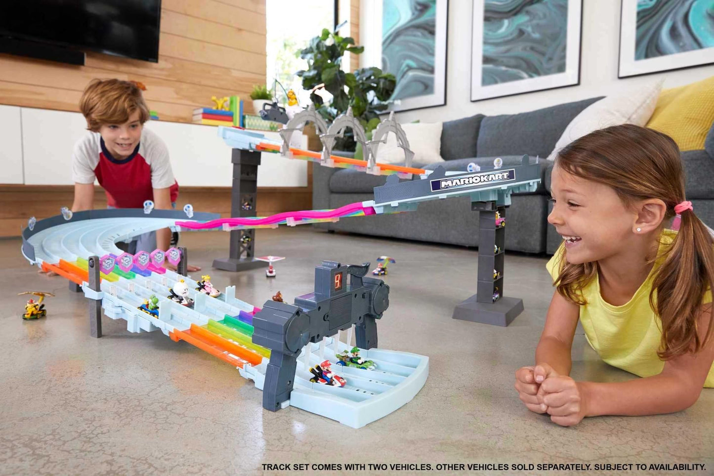 Hot Wheels Mario Kart Rainbow Road Raceway 8-Foot Track Set with Lights & Sounds & 2 1:64 Scale Vehicles, Race with 5-Track Colorful Course with 2…