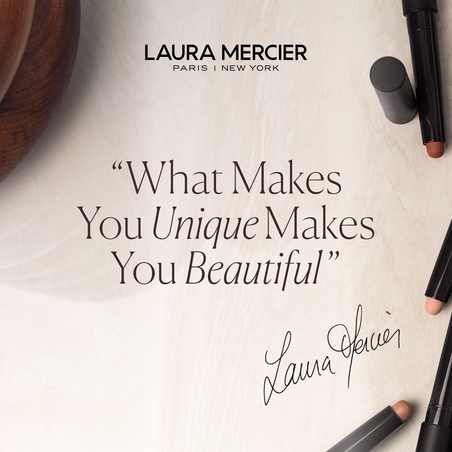 Laura Mercier Finishing Pony Tail Brush