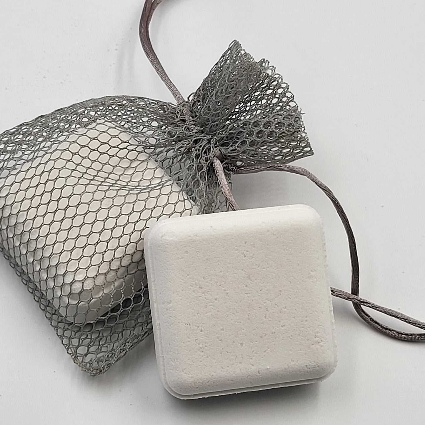 Essential Oil Shower Steamers XL with mesh Shower Steamer Bag and Glossy Laminate Box. (Mandarin Tangerine)