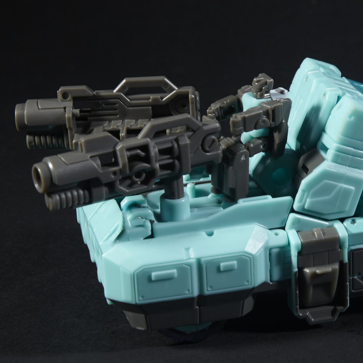 Transformers Generations Titans Return Deluxe Sergeant Kup and Flintlock