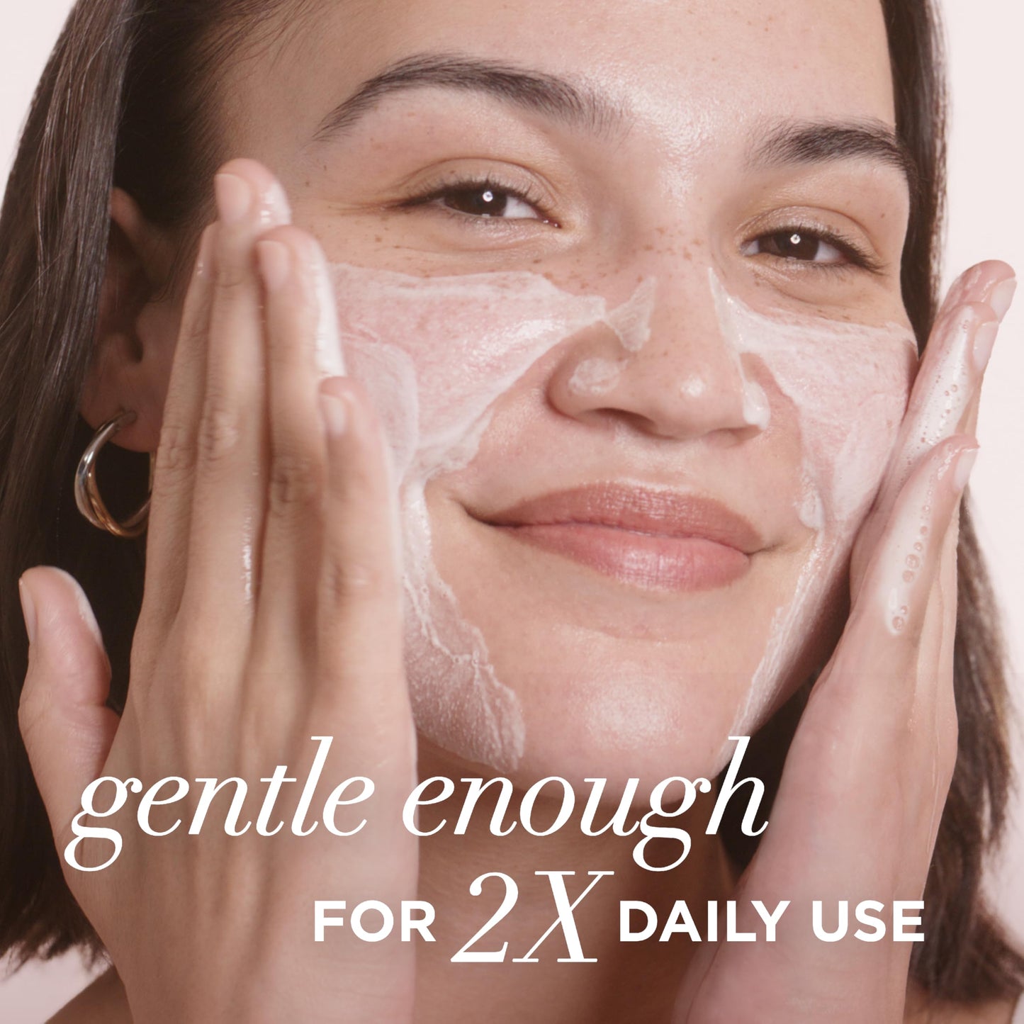 IT Cosmetics Confidence in a Cleanser - Hydrating Serum Foaming Face Wash With Hyaluronic Acid & Ceramides, Gentle Makeup Remover, Skin Barrier