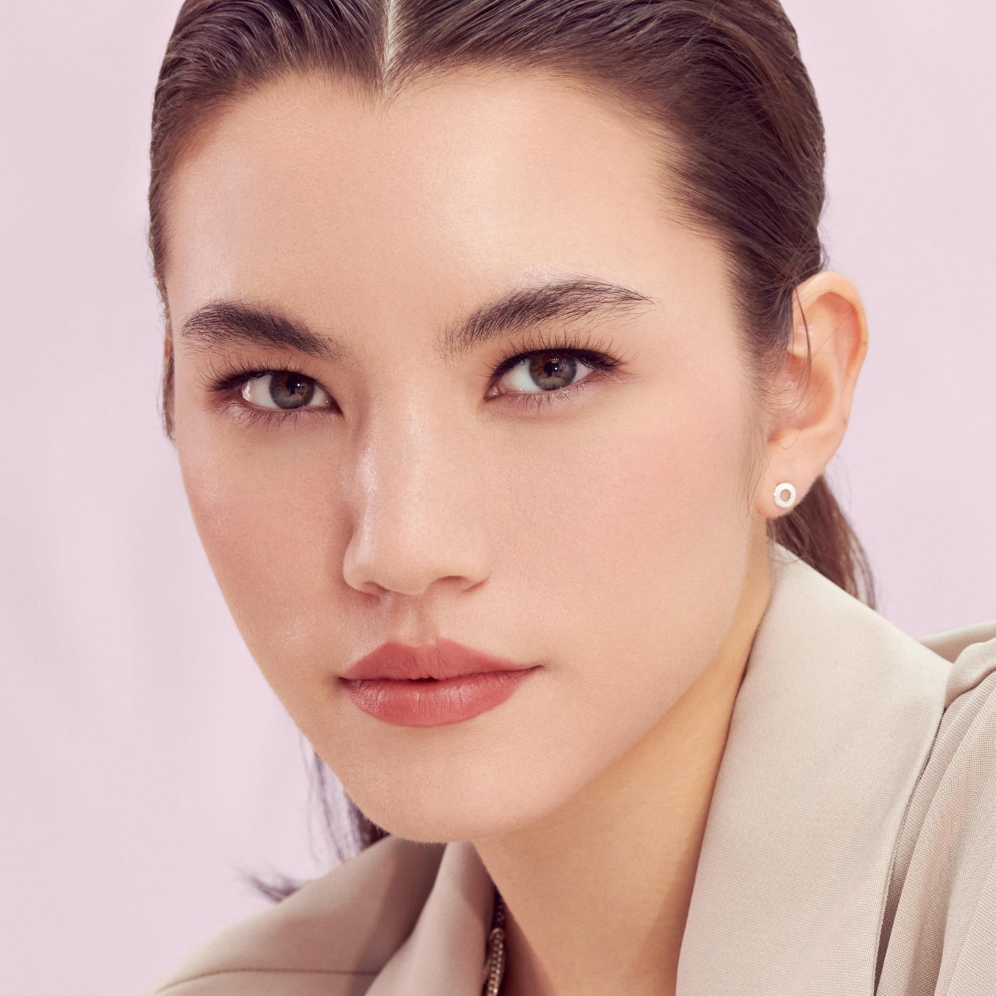 KISS The New Natural, False Eyelashes, 'Nude Blazer', 12mm, Includes 4 Pairs Of Lashes, Easy to Apply, Reusable Lash Clusters