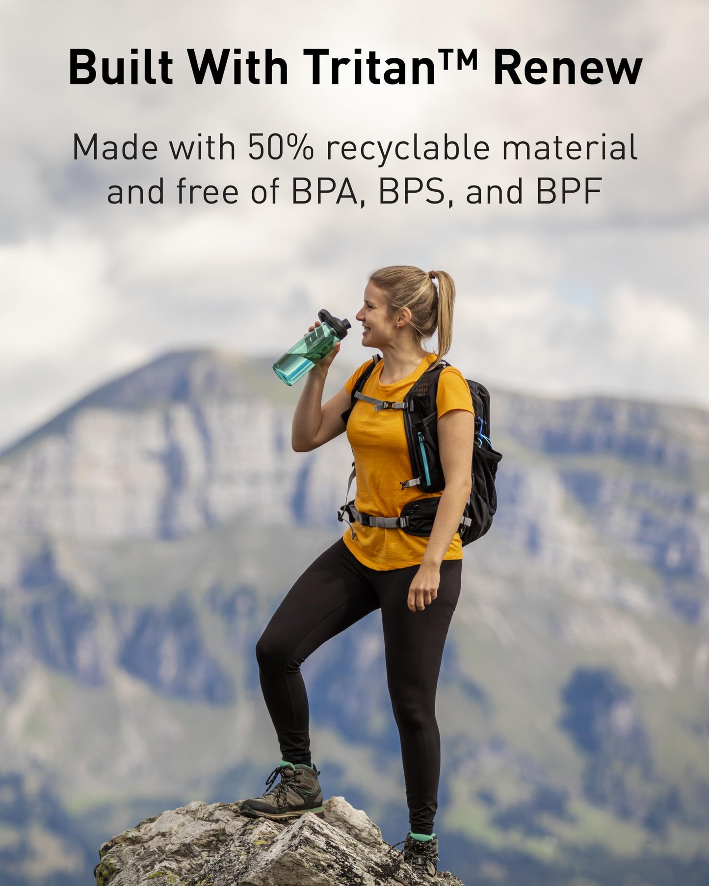 CamelBak Chute Mag BPA Free Water Bottle with Tritan Renew - Magnetic Cap Stows While Drinking, 25oz, Charcoal