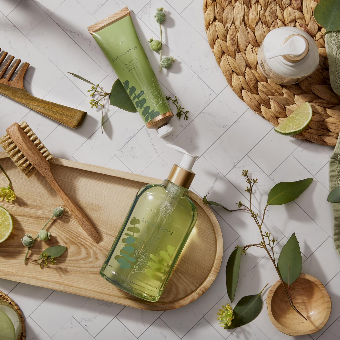 Thymes Moisturizing Body Wash with Pump - Body Soap - Bath Products - Skin Care - Liquid Soap with Notes of Eucalyptus Oil, Petitgrain, Bergamot