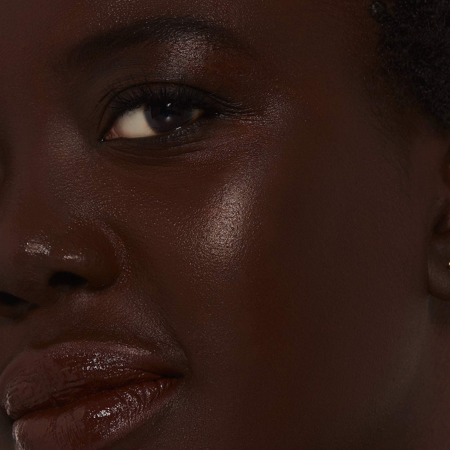 Milani Screen Queen Liquid Foundation Makeup - Cruelty Free Foundation With Digital Bluelight Filter Technology (Classic Alabaster)