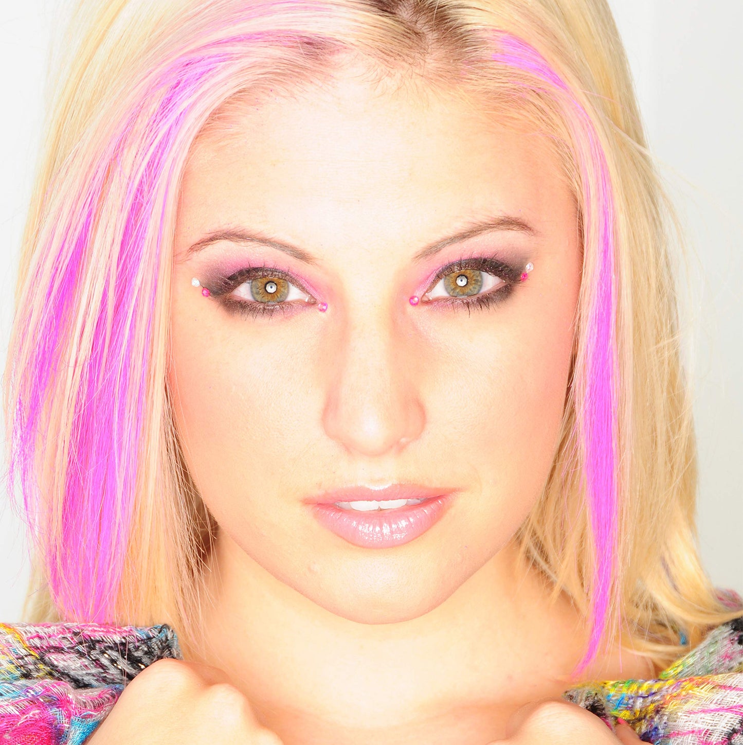 Colorme Root Touch Up Temporary Hair Mascara to color and Blend Semi Permanent Dye regrowth. Washes Out (PINK STOCKINGS)
