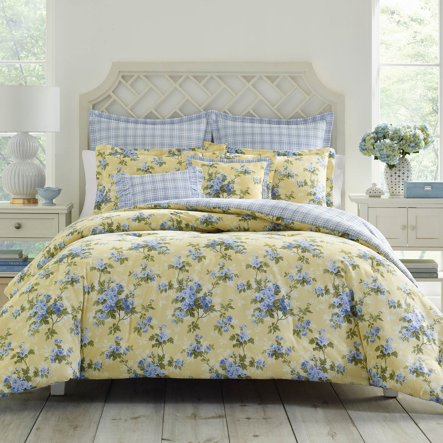 Laura Ashley - Queen Comforter Set, Soft & Reversible Cotton Bedding, Medium Weight for Year Round Comfort, 7 Piece Bed Set with Matching Pillowcases,