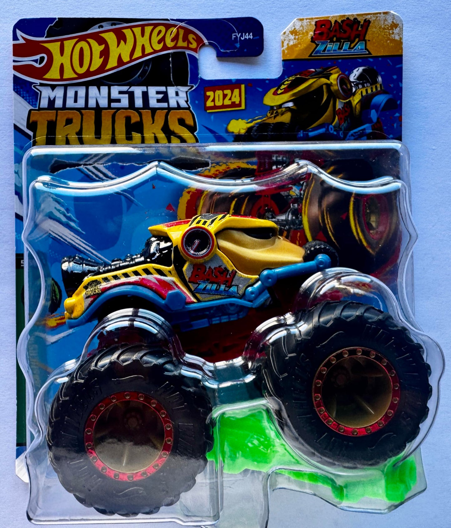 Hot Wheels Monster Trucks New for 2024 1:64 Scale (Bash Zilla 5/6 Beast Basher)