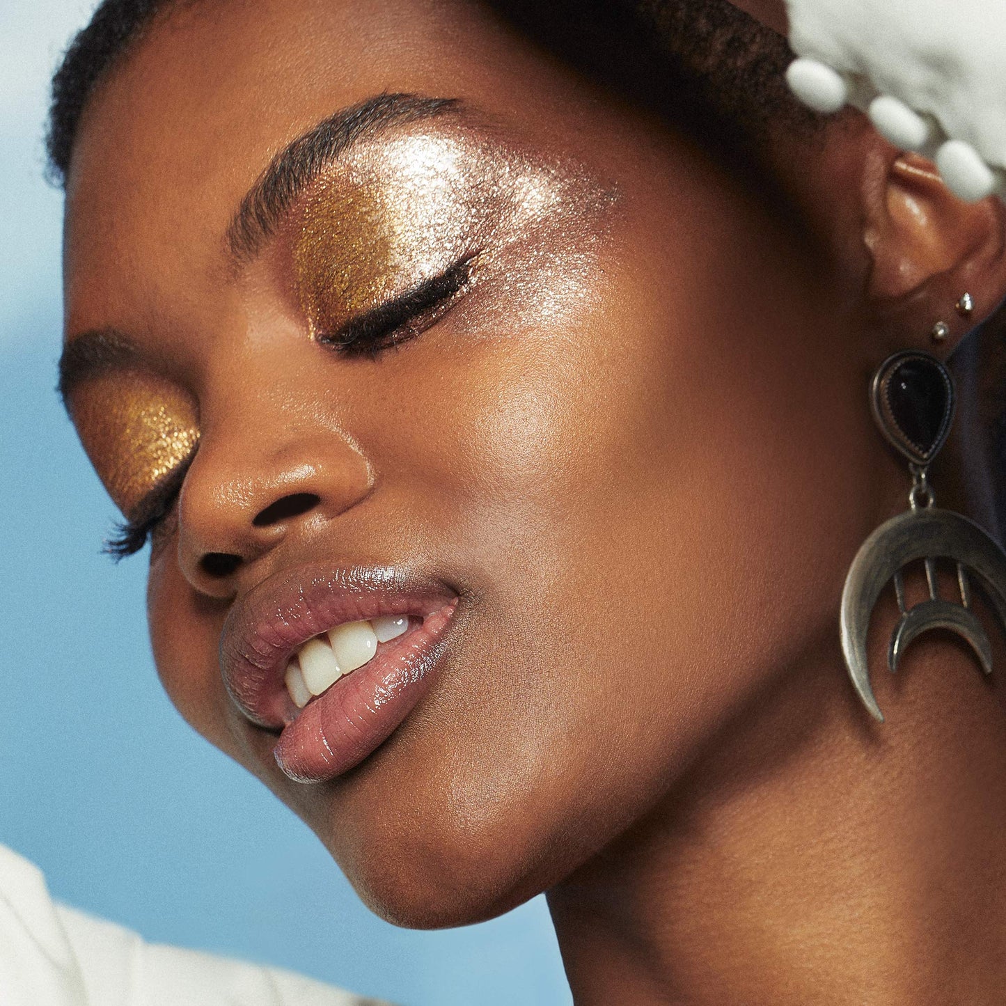 e.l.f. Liquid Glitter Eyeshadow, Long Lasting, Quick-Drying, Opaque, Gel-Based Eyeshadow For Creating High-Impact, Multi-Dimensional Eye Looks, Flirty