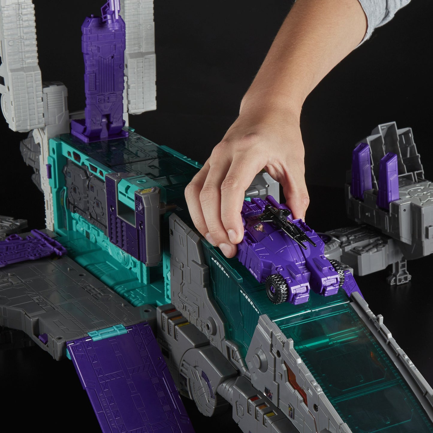 Transformers Tra Generations Trypticon Action Figure