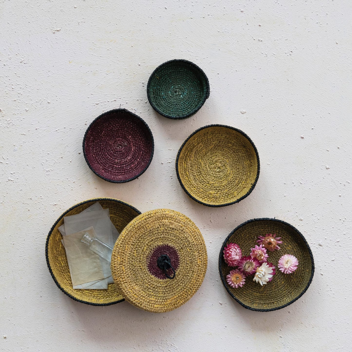 Creative Co-Op Global Round Seagrass Tray Baskets with Loop, Set of 5 Sizes, Multicolor