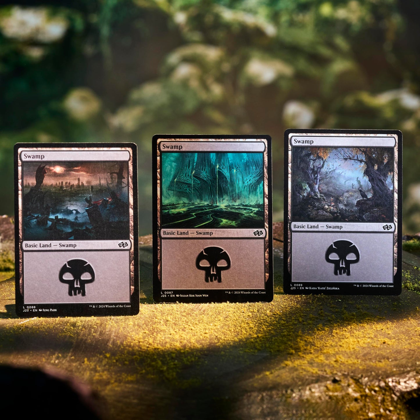 Magic: The Gathering 2025 Land Station (400 Basic Land Cards)