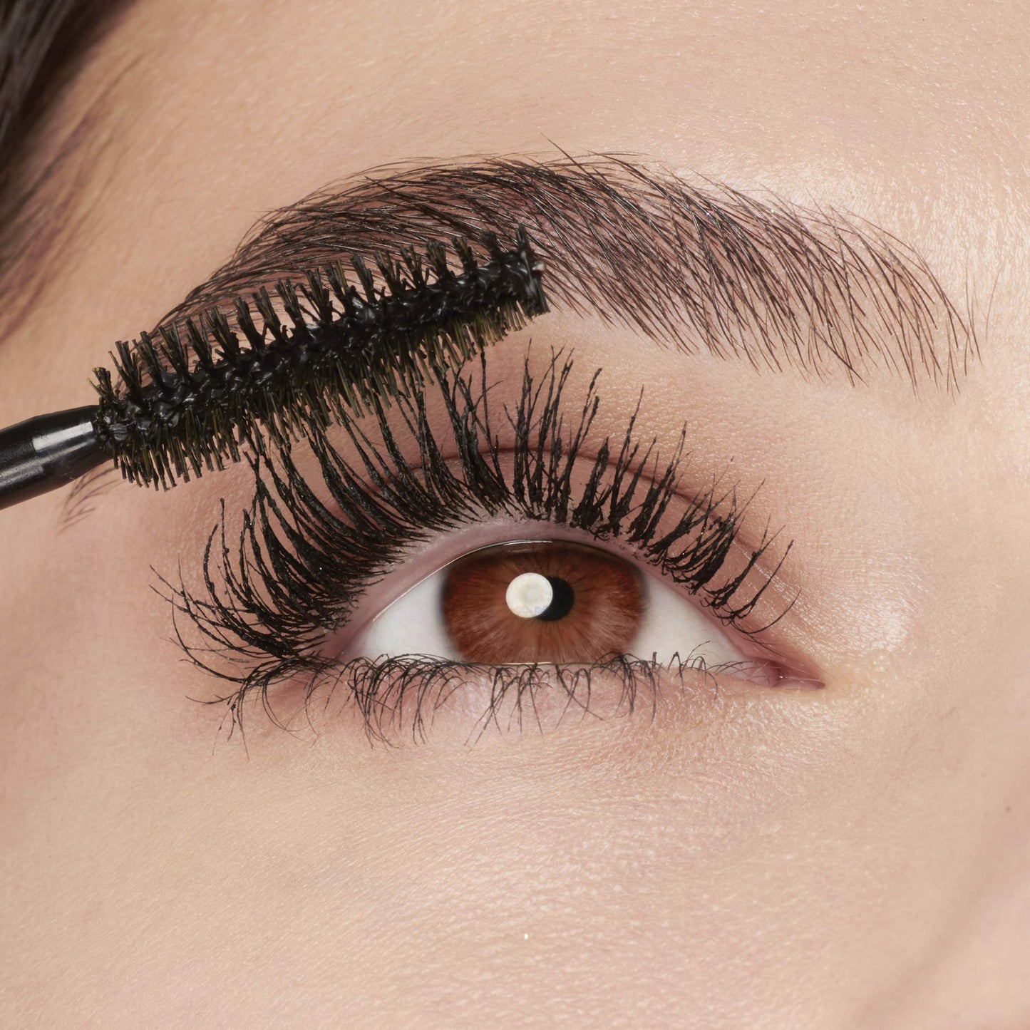 Maybelline New York the Colossal Volum' Express Mascara, Classic Black 231, 6 Ea, 0.31 Ounce
