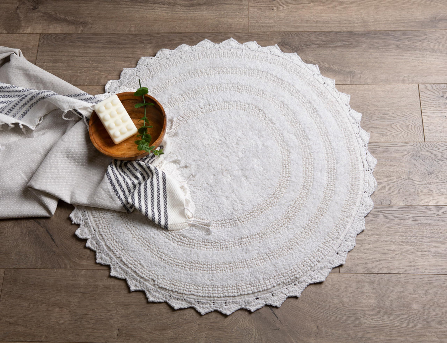 DII Crochet Collection Reversible Bath Mat, Round, 27.5" Diameter, White