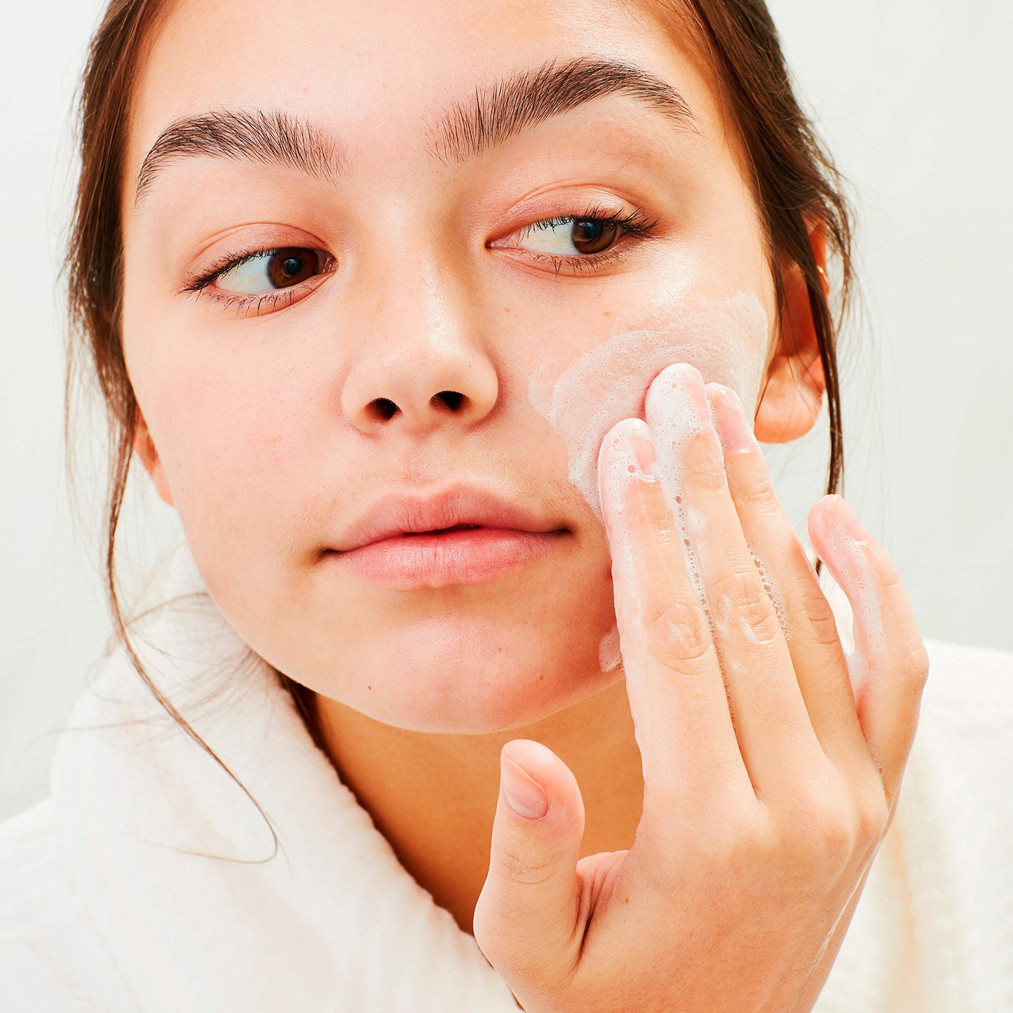 Aveeno Clear Complexion Foaming Oil-Free Facial Cleanser with Salicylic Acid for Breakout Prone Skin, Face Wash with Soy Extracts, Hypoallergenic