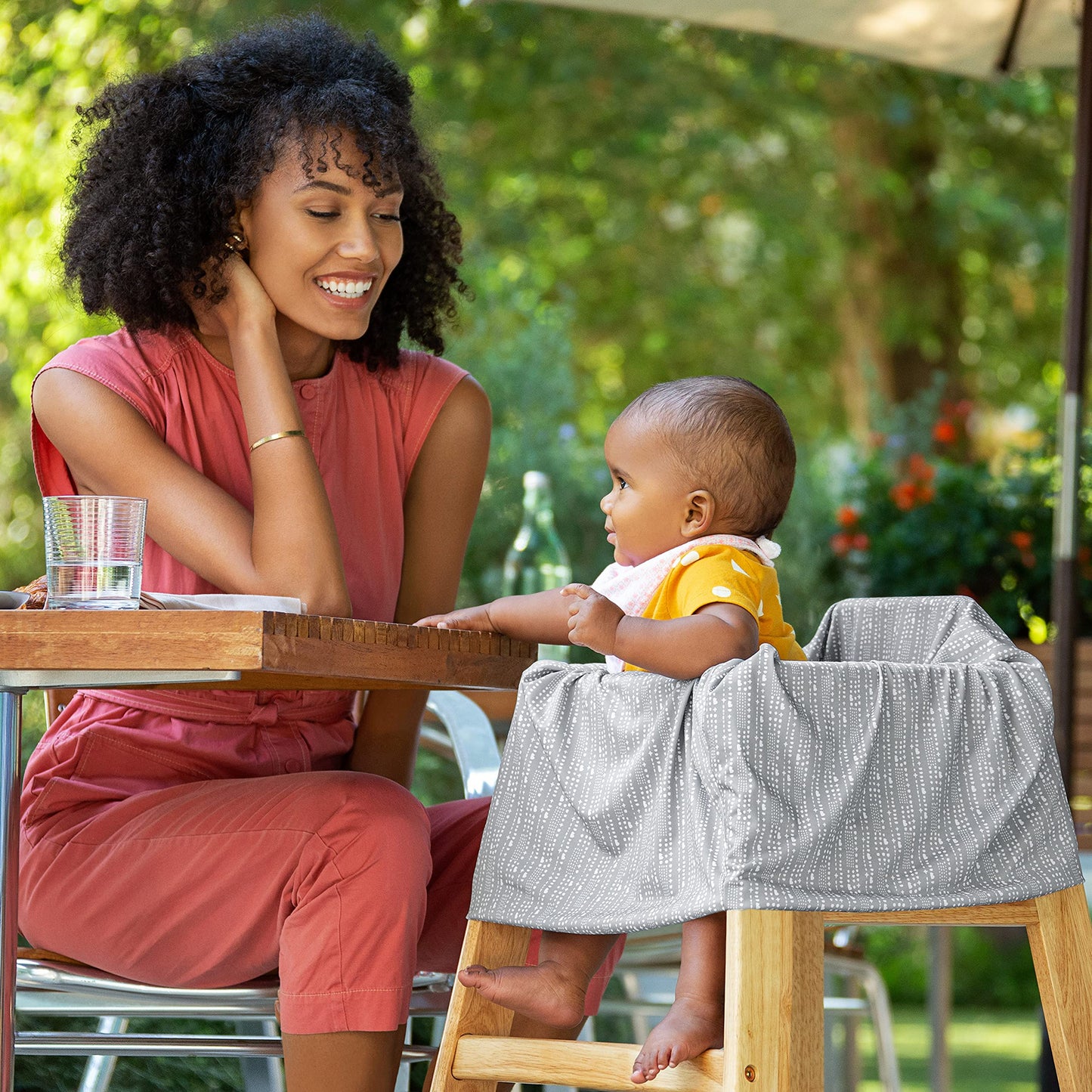 Munchkin® 5-in-1 Baby Car Seat Cover - Versatile Nursing Cover Up for Breastfeeding, High Chair and Carrier Protection with XtraGuard™ Silver-Ion…