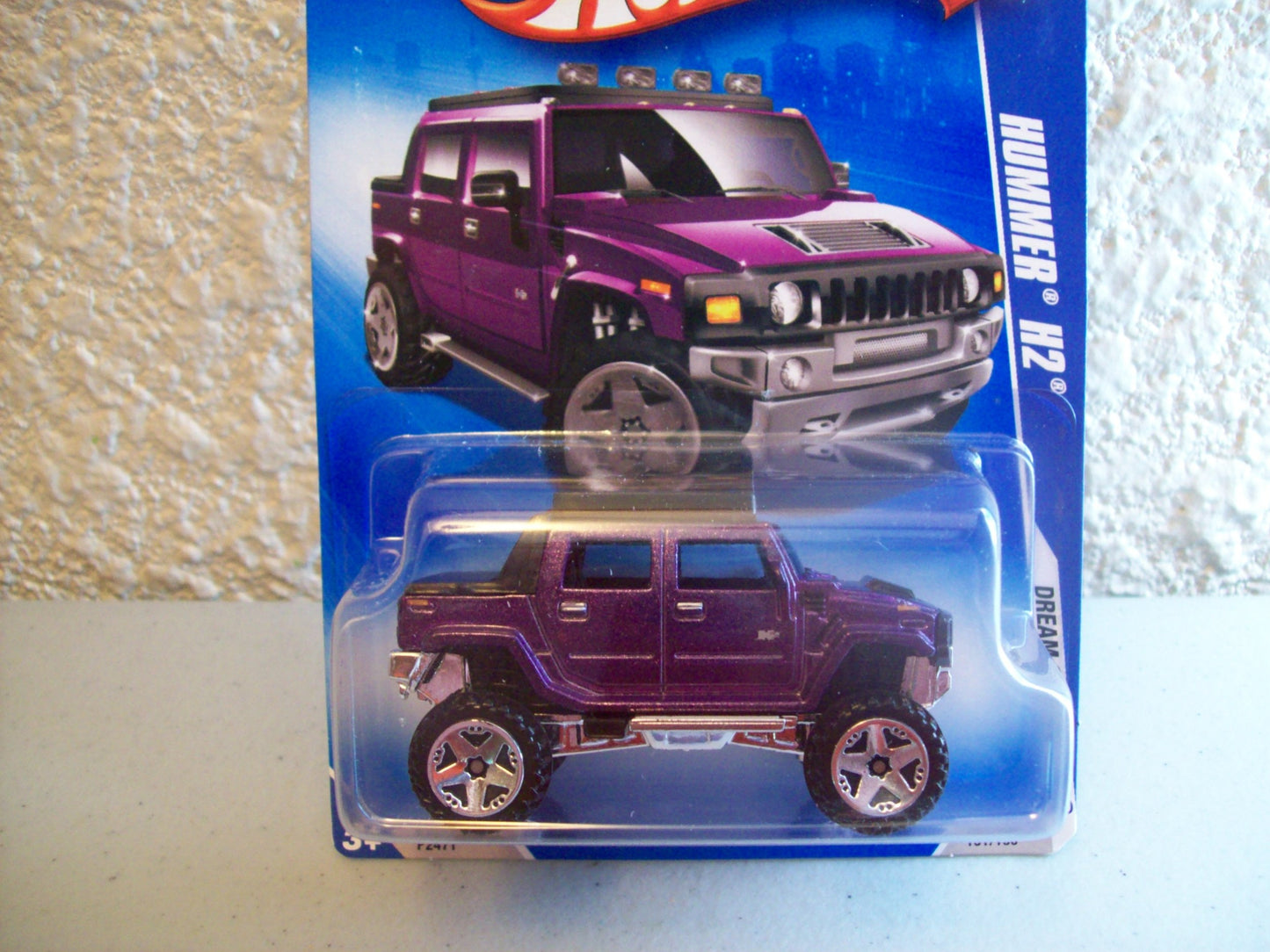 Hot Wheels 2009 Dream Garage Purple Hummer H2 1:64 Scale