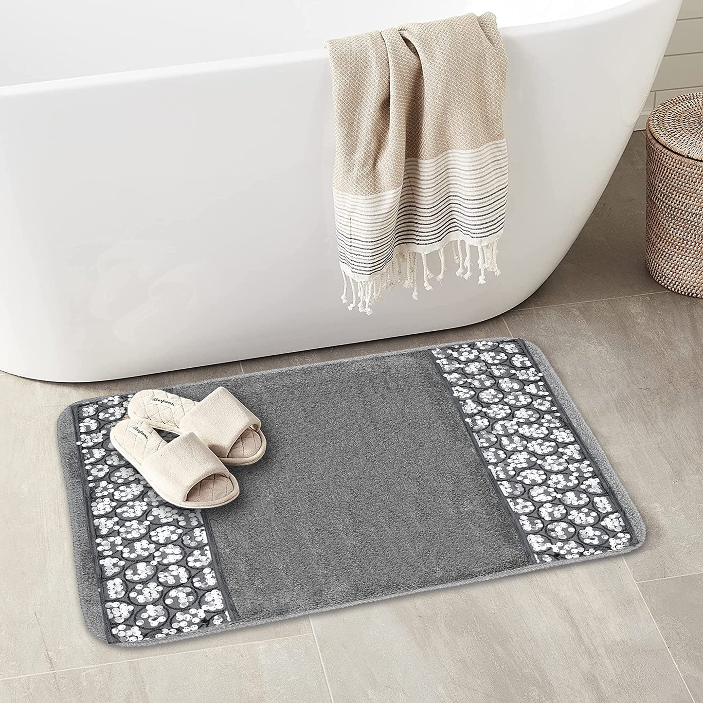 Popular Bath, Silver Sinatra, Bath Rug (230819) 21 x 32 inches