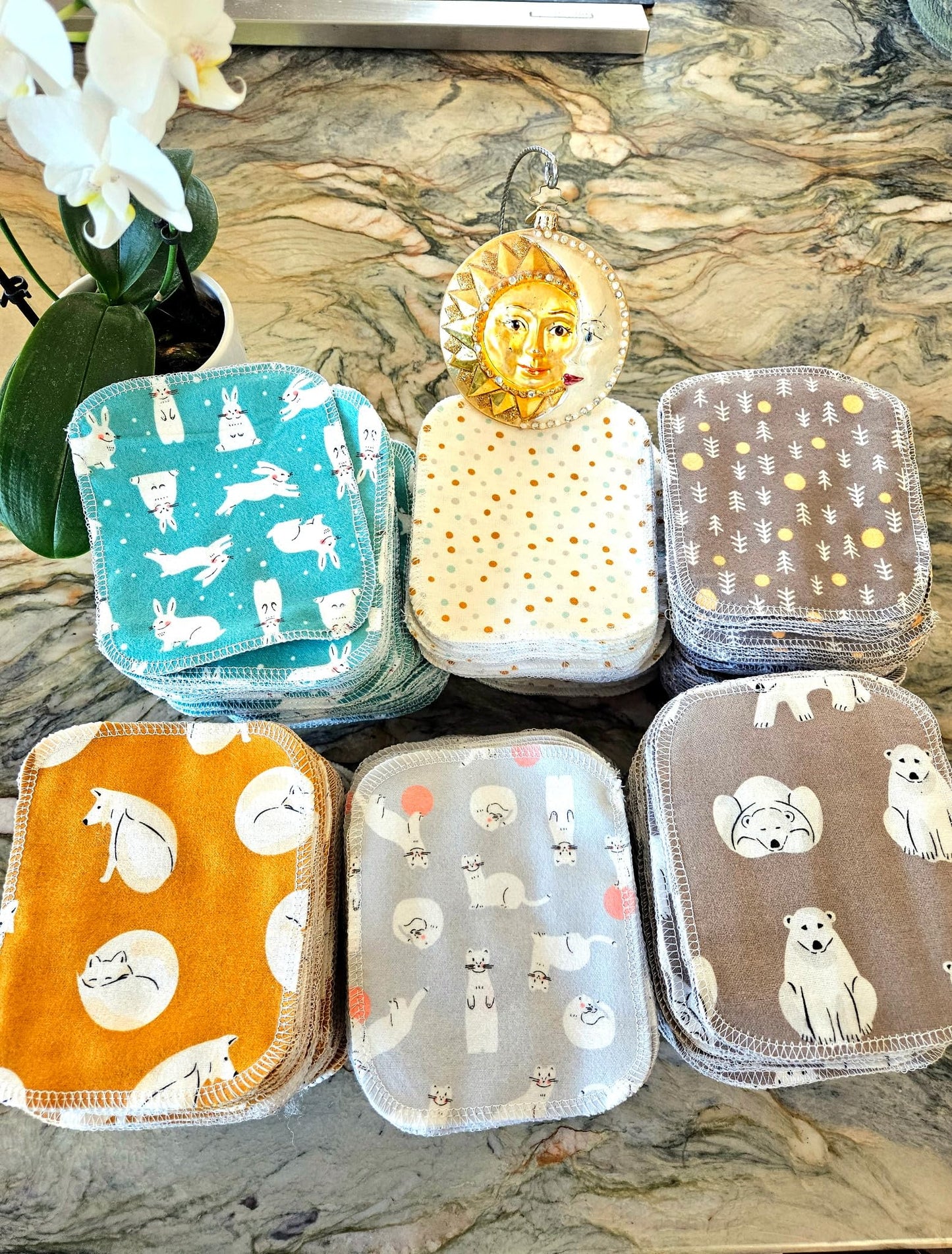 5-Count Organic Cotton Flannel Wipes - Reusable, Quick-Drying, Soft & Absorbent | Decorative Print Cloths for Delicate Skin, Facial Care & Daily