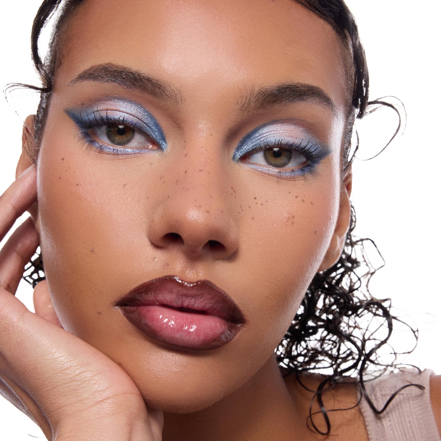 ColourPop Freckle Pen - Long-Lasting Faux Freckle Makeup with a Buildable Customizable Color - Natural Looking Fake Freckles with Soft Felt Tip
